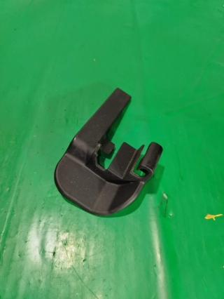 Накладка на салазку сиденья, BMW, 5-SERIES, E60, M57N2, 2008, R, 7007700