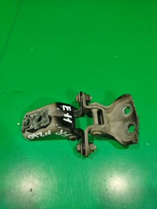 Петля двери