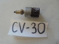 Концевик под педаль тормоза, TOYOTA, CAMRY, CV30, 2C-T, 1990